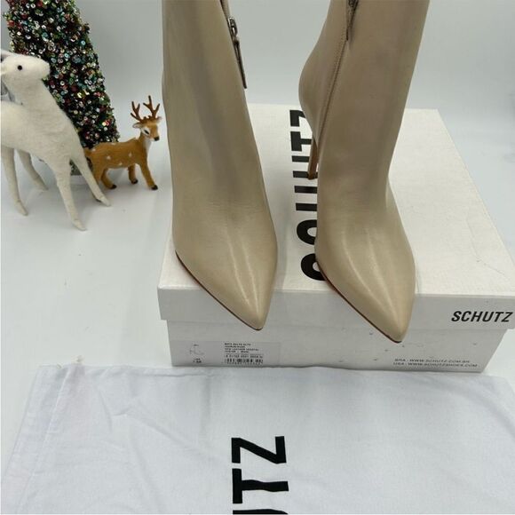 Women's Schutz , leather ankle boots size 7.5 made in Brazil - Picture 3 of 9